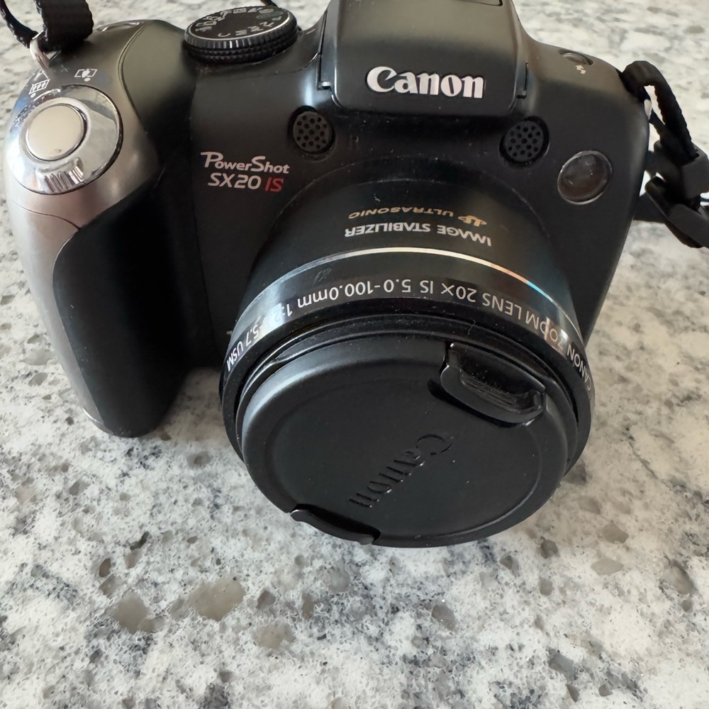 Canon PowerShot SX20 IS Black Digital Camera